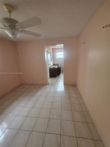 405 SE 4th Avenue, Hialeah, FL 33010