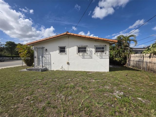 405 SE 4th Avenue, Hialeah, FL 33010