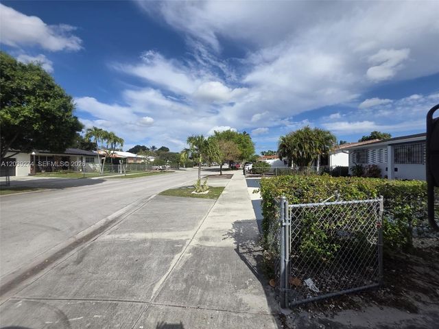 405 SE 4th Avenue, Hialeah, FL 33010