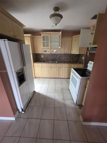 405 SE 4th Avenue, Hialeah, FL 33010