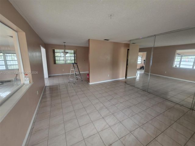 405 SE 4th Avenue, Hialeah, FL 33010