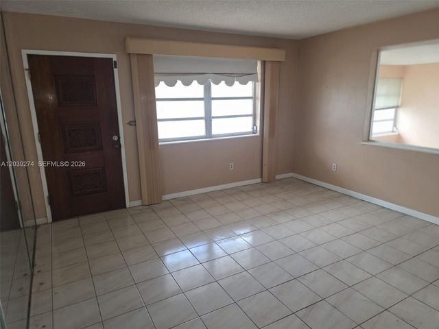 405 SE 4th Avenue, Hialeah, FL 33010