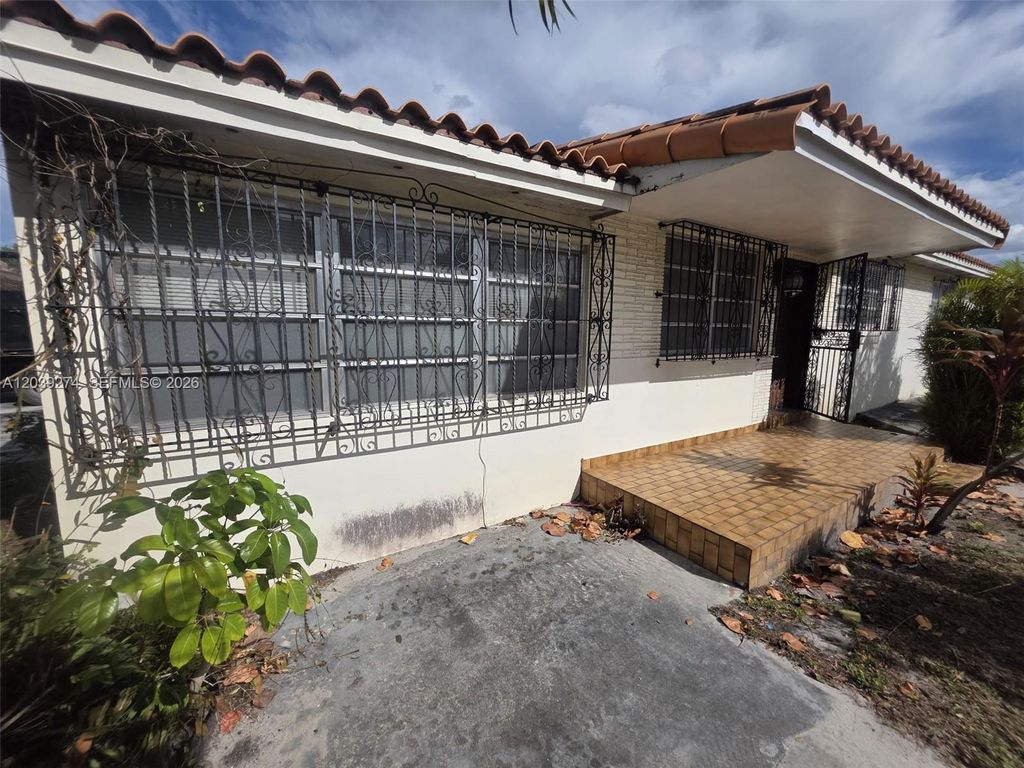 405 SE 4th Avenue, Hialeah, FL 33010