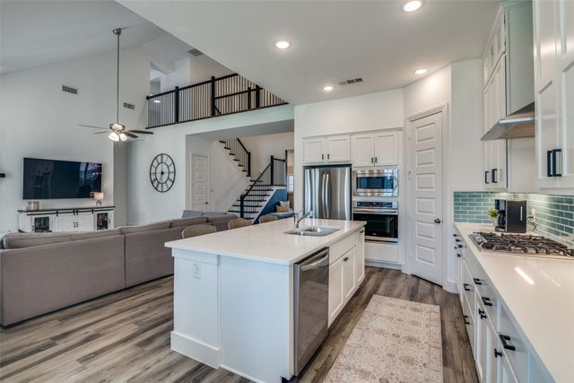 9812 Surveyor Road, Little Elm, TX 75068