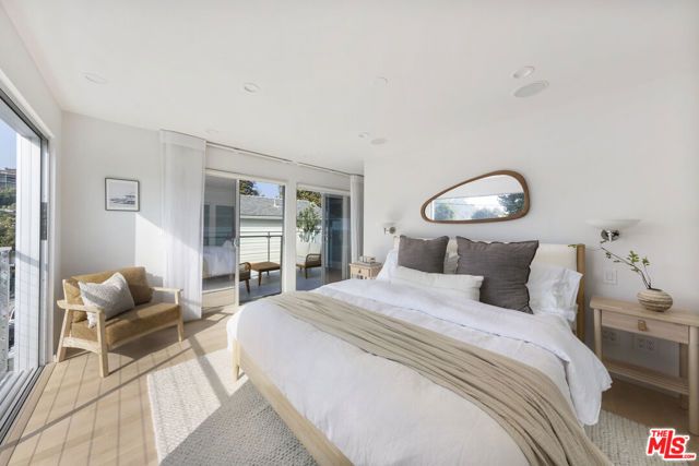 257 Entrada Drive, Santa Monica, CA 90402