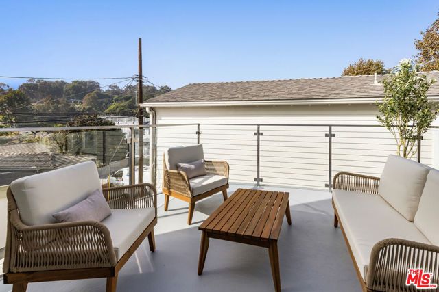 257 Entrada Drive, Santa Monica, CA 90402