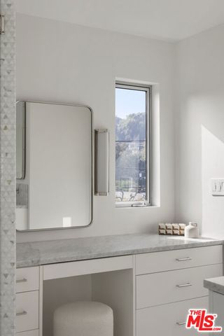 257 Entrada Drive, Santa Monica, CA 90402