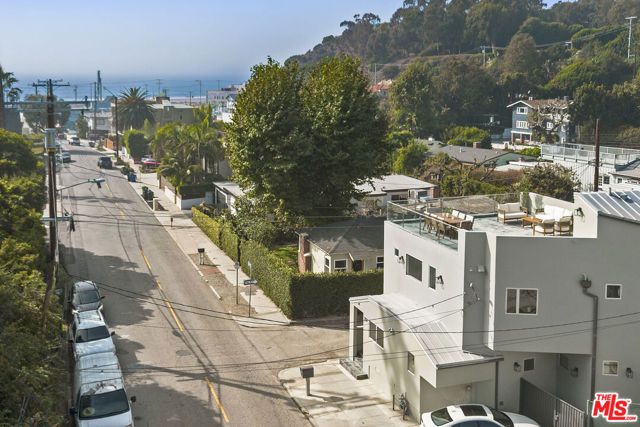 257 Entrada Drive, Santa Monica, CA 90402