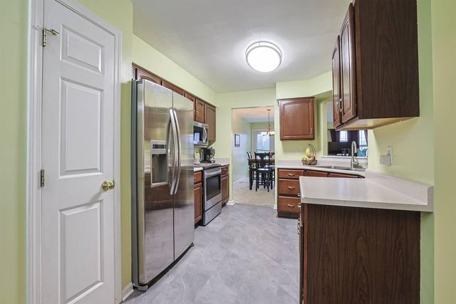 504 Fieldgate Drive, Florence, KY 41042