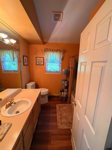 558 Thornhill Court, Belleville, MI 48111