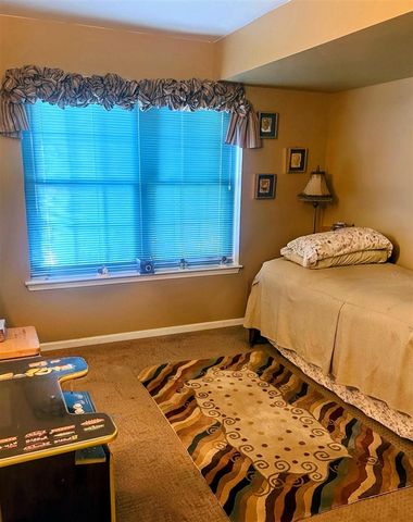 558 Thornhill Court, Belleville, MI 48111