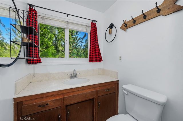 27558 West Shore Road, Lake Arrowhead, CA 92352