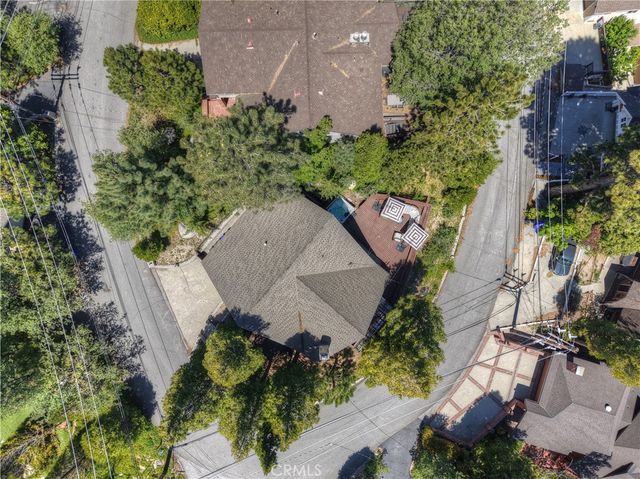 27558 West Shore Road, Lake Arrowhead, CA 92352