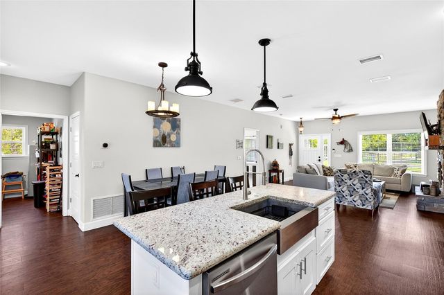 5864 NW STATE ROAD 45, Newberry, FL 32669