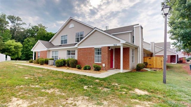 902 Miller Creek LN, Newport News, VA 23602