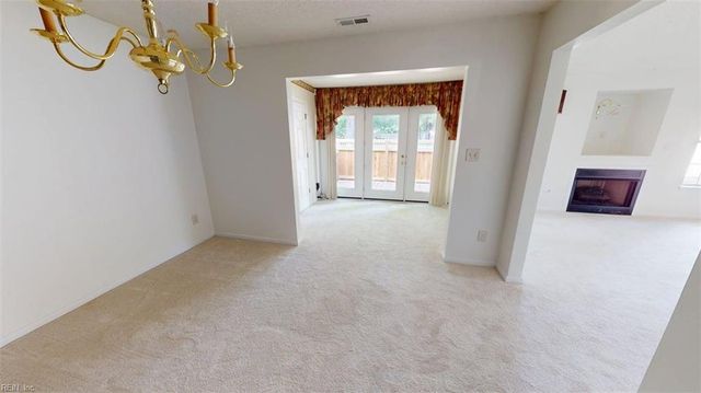 902 Miller Creek LN, Newport News, VA 23602