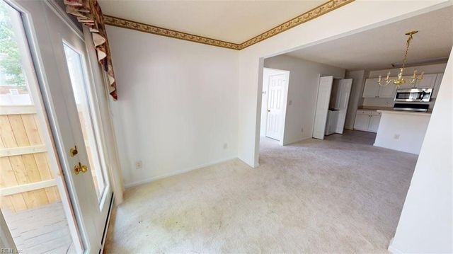 902 Miller Creek LN, Newport News, VA 23602