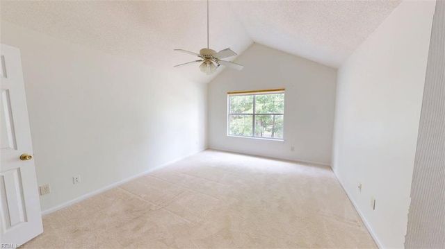902 Miller Creek LN, Newport News, VA 23602