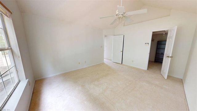 902 Miller Creek LN, Newport News, VA 23602