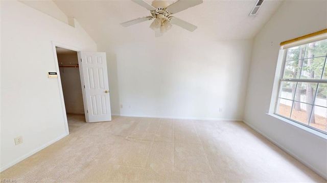 902 Miller Creek LN, Newport News, VA 23602