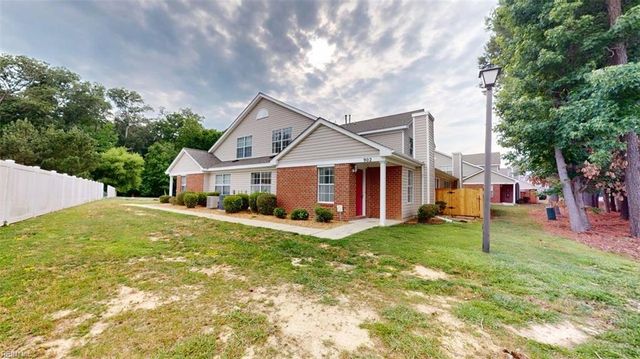 902 Miller Creek LN, Newport News, VA 23602