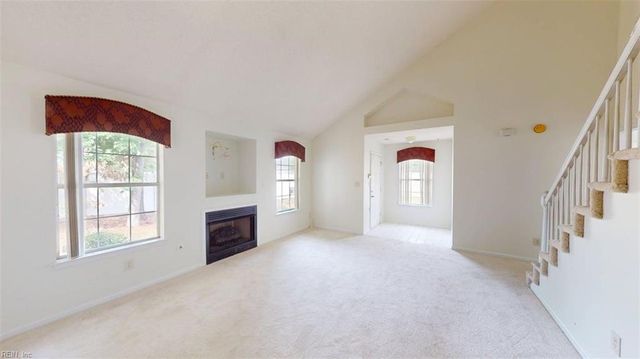 902 Miller Creek LN, Newport News, VA 23602