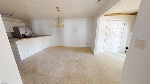 902 Miller Creek LN, Newport News, VA 23602