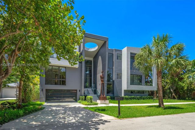 900 NE 75th St, Miami, FL 33138