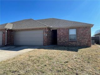 1008 Kensington Drive, Centerton, AR 72719