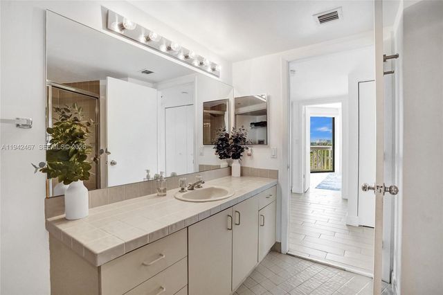 1000 E Island Blvd 503, Aventura, FL 33160