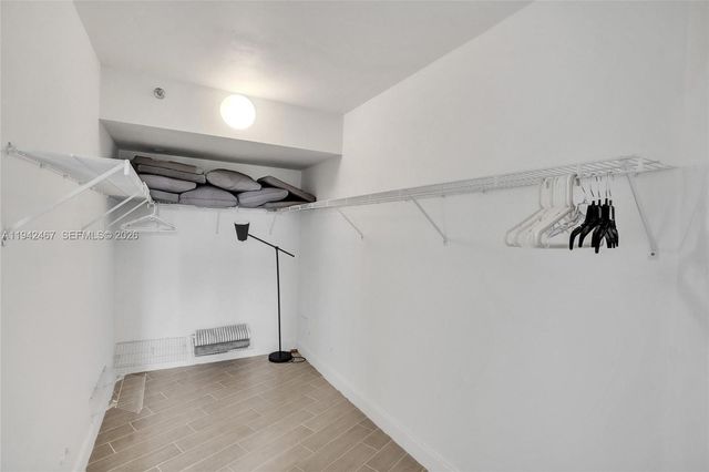 1000 E Island Blvd 503, Aventura, FL 33160