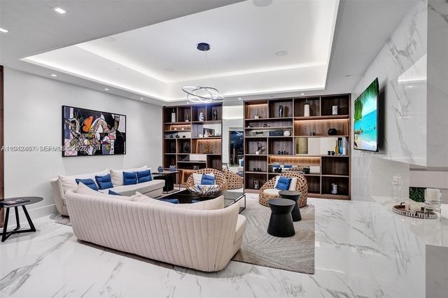 1000 E Island Blvd 503, Aventura, FL 33160