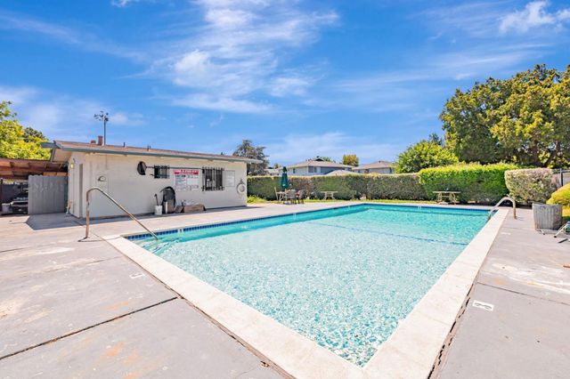 5512 Spinnaker Drive 4, San Jose, CA 95123