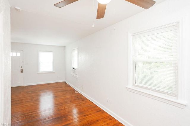 593 Thole ST, Norfolk, VA 23505