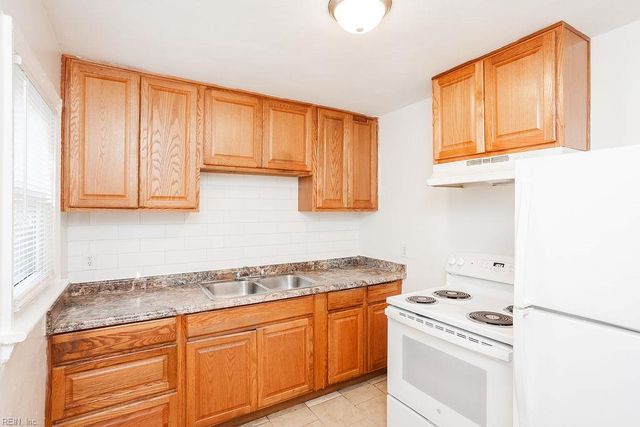 593 Thole ST, Norfolk, VA 23505