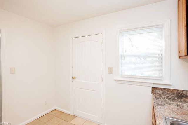 593 Thole ST, Norfolk, VA 23505