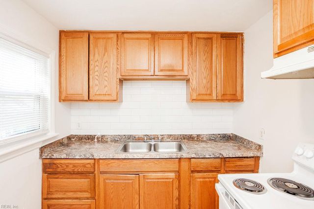 593 Thole ST, Norfolk, VA 23505