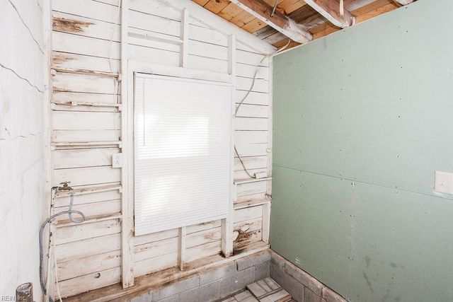 593 Thole ST, Norfolk, VA 23505