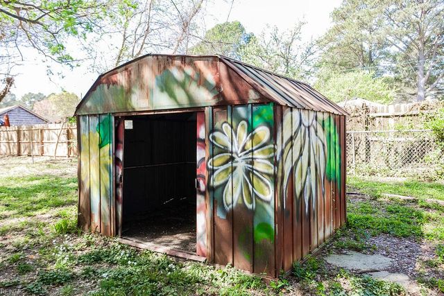 593 Thole ST, Norfolk, VA 23505