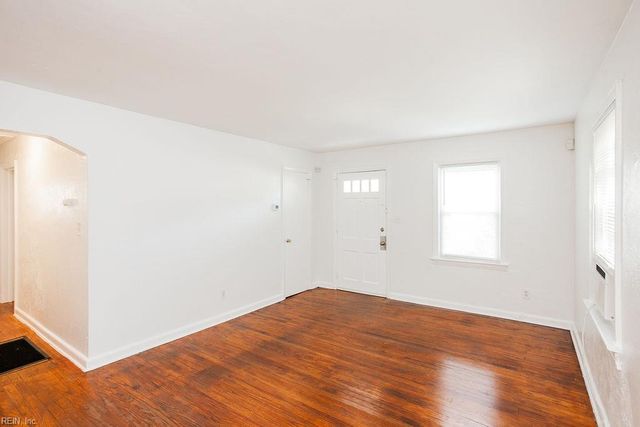 593 Thole ST, Norfolk, VA 23505