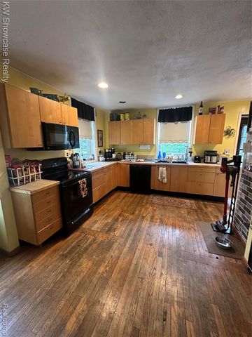 405 Shortridge Avenue, Rochester Hills, MI 48307