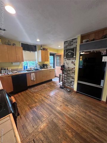 405 Shortridge Avenue, Rochester Hills, MI 48307