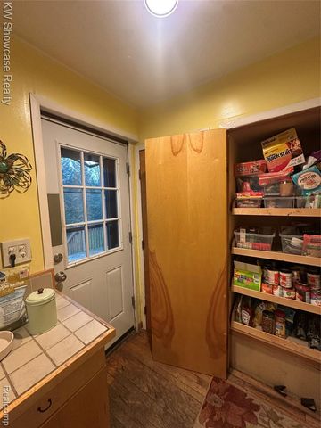 405 Shortridge Avenue, Rochester Hills, MI 48307