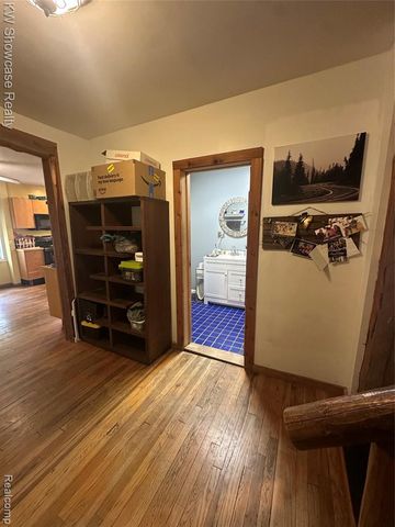 405 Shortridge Avenue, Rochester Hills, MI 48307