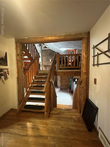 405 Shortridge Avenue, Rochester Hills, MI 48307