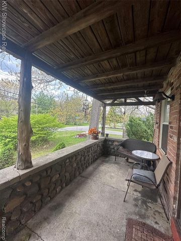 405 Shortridge Avenue, Rochester Hills, MI 48307