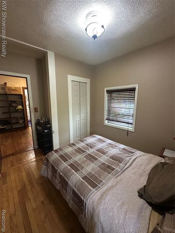 405 Shortridge Avenue, Rochester Hills, MI 48307