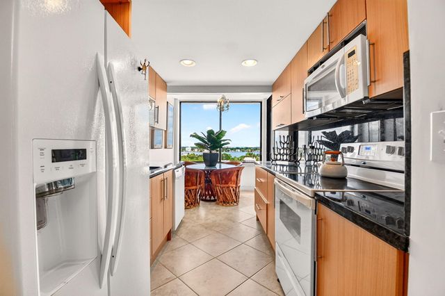 3589 S Ocean Boulevard 908, South Palm Beach, FL 33480