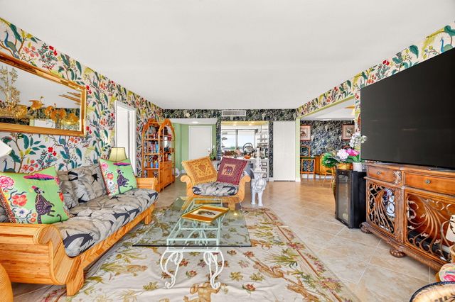 3589 S Ocean Boulevard 908, South Palm Beach, FL 33480