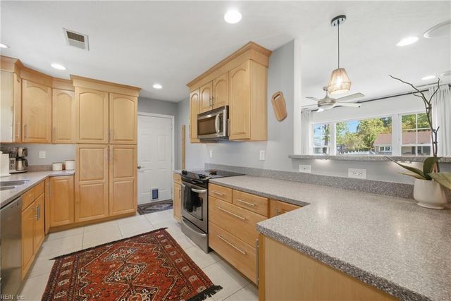 3961 W Colonial PW, Virginia Beach, VA 23452